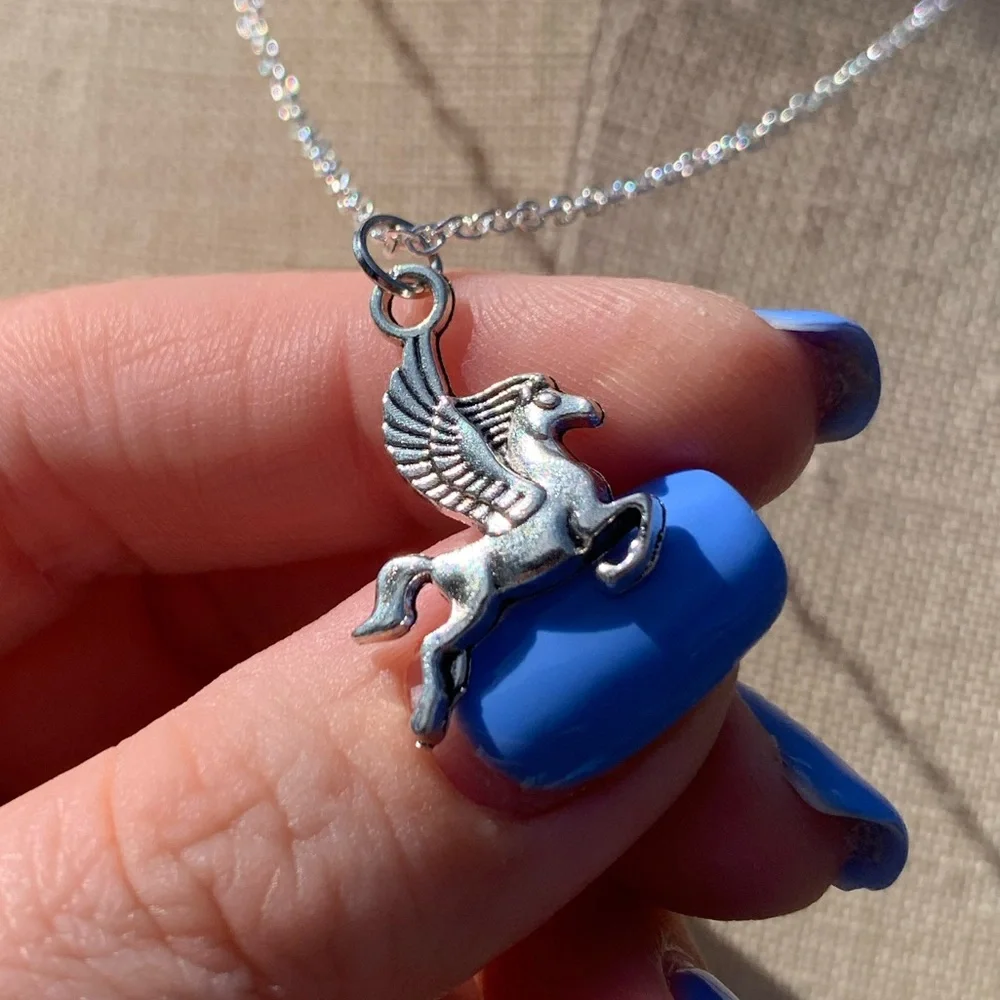 NWT Sterling Silver Plated Chain & Pegasus Horse Alloy Metal Charm Necklace - Picture 5 of 13